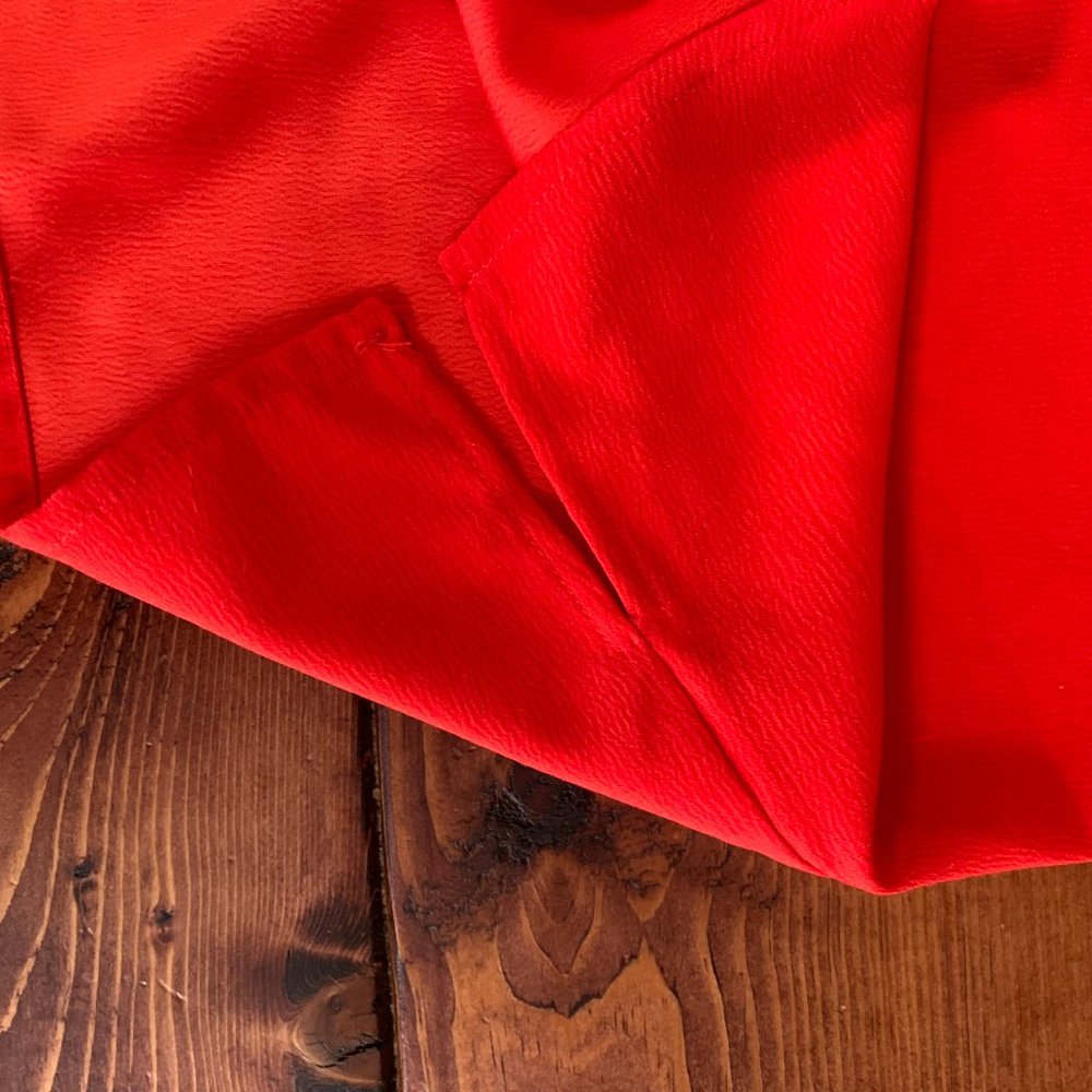 Women's Vince Camuto Large Red Bell Sleeve Keyhole Back Polyester Blouse EUC - Picture 8 of 13